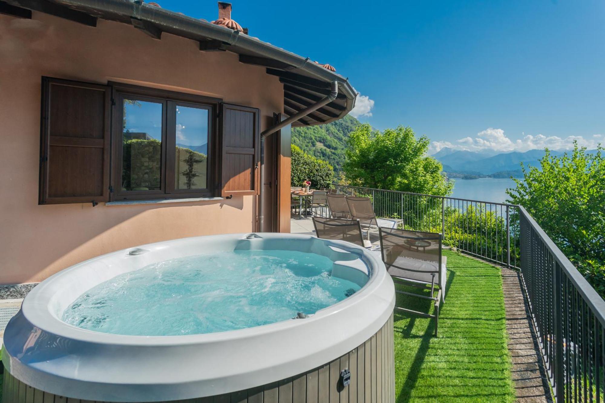 Willa Castello With Jacuzzi & Priceless View By Rentallcomo *